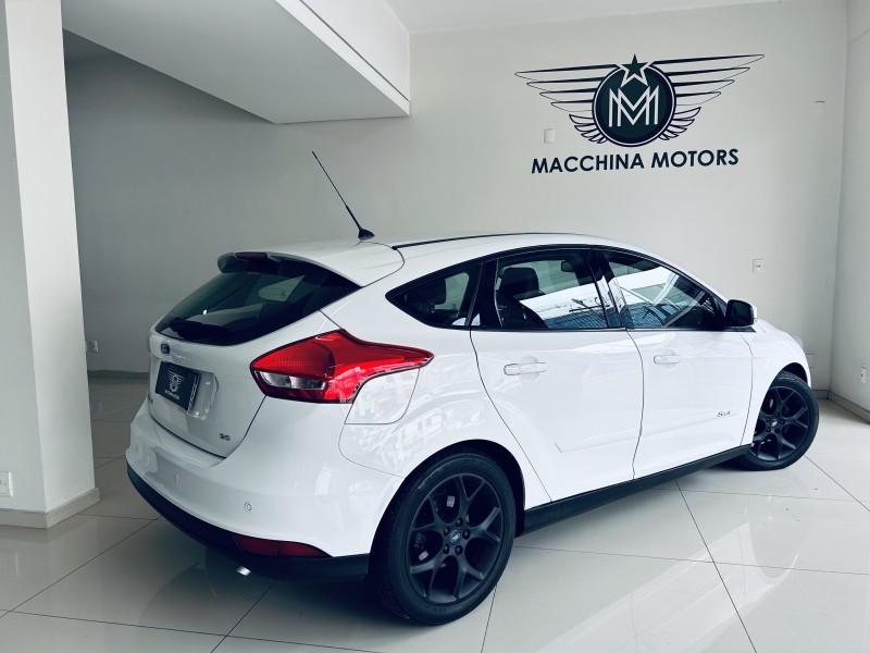 FOCUS 2.0 SE PLUS 16V FLEX 4P AUTOMÁTICO - 2017 - CAXIAS DO SUL
