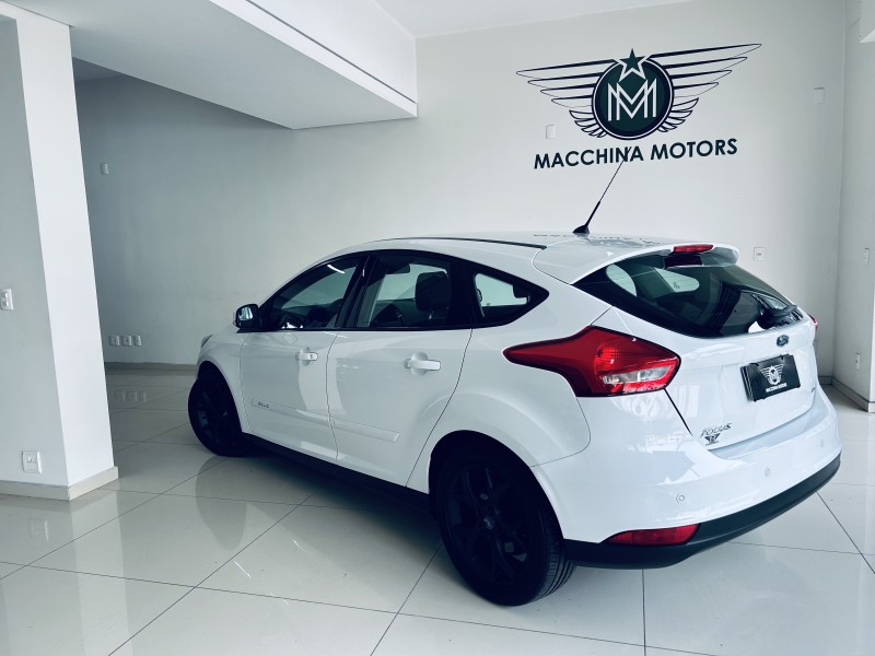 FOCUS 2.0 SE PLUS 16V FLEX 4P AUTOMÁTICO - 2017 - CAXIAS DO SUL