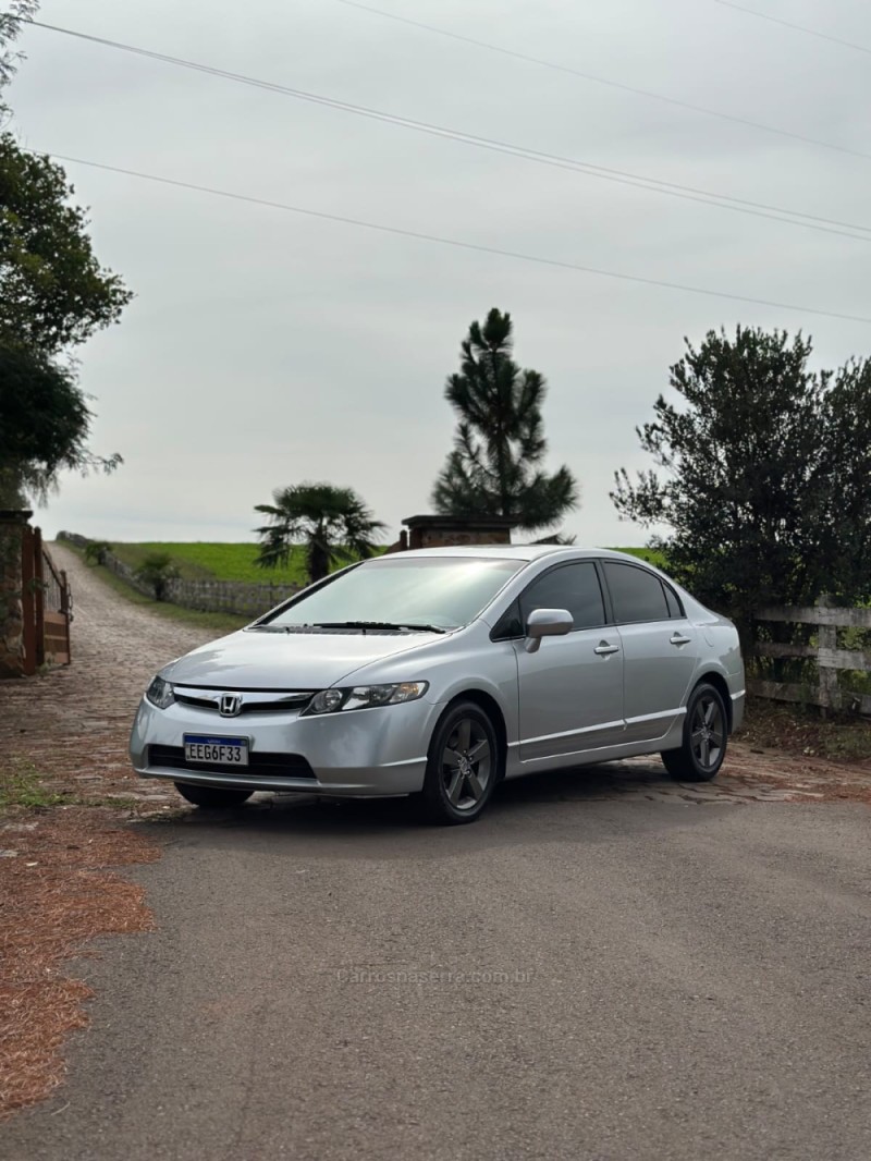 CIVIC 1.8 LXS 16V GASOLINA 4P MANUAL - 2008 - CAXIAS DO SUL