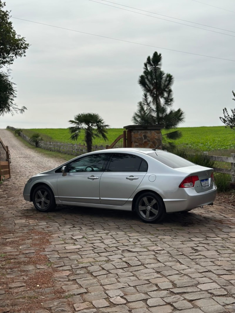CIVIC 1.8 LXS 16V GASOLINA 4P MANUAL - 2008 - CAXIAS DO SUL
