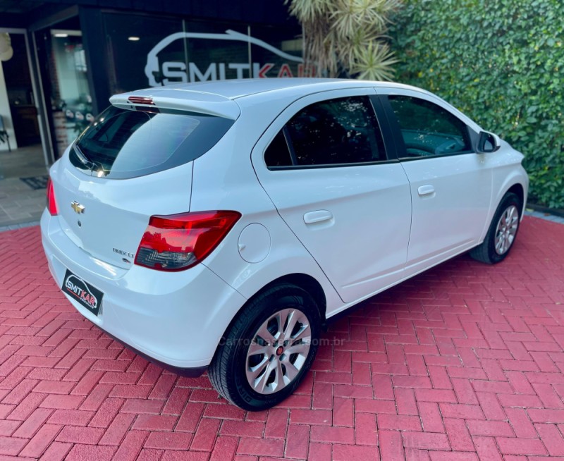 ONIX 1.4 MPFI LT 8V FLEX 4P AUTOMÁTICO - 2015 - ROLANTE