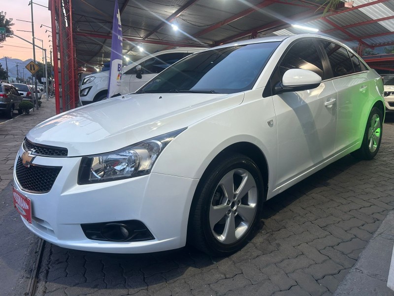 CRUZE 1.8 LT 16V FLEX 4P AUTOMÁTICO - 2013 - TRêS COROAS