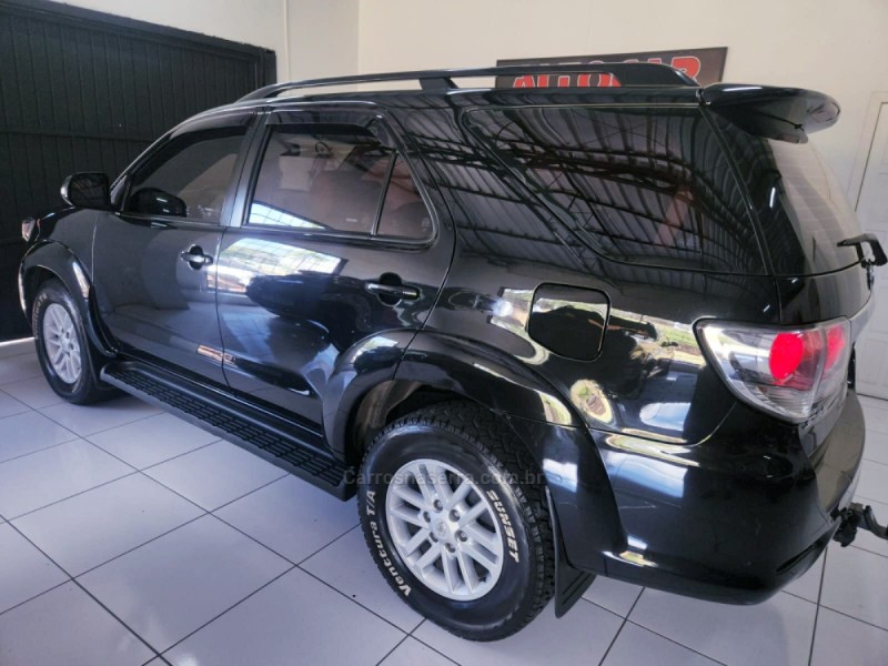 HILUX SW4 3.0 SRV 4X4 7 LUGARES 16V TURBO INTERCOOLER DIESEL 4P AUTOMÁTICO - 2013 - CAMPO BOM