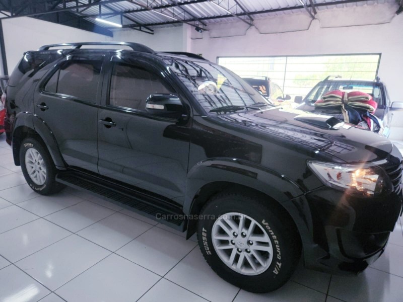 HILUX SW4 3.0 SRV 4X4 7 LUGARES 16V TURBO INTERCOOLER DIESEL 4P AUTOMÁTICO - 2013 - CAMPO BOM
