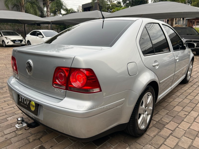 BORA 2.0 MI 8V FLEX 4P MANUAL - 2008 - DOIS IRMãOS