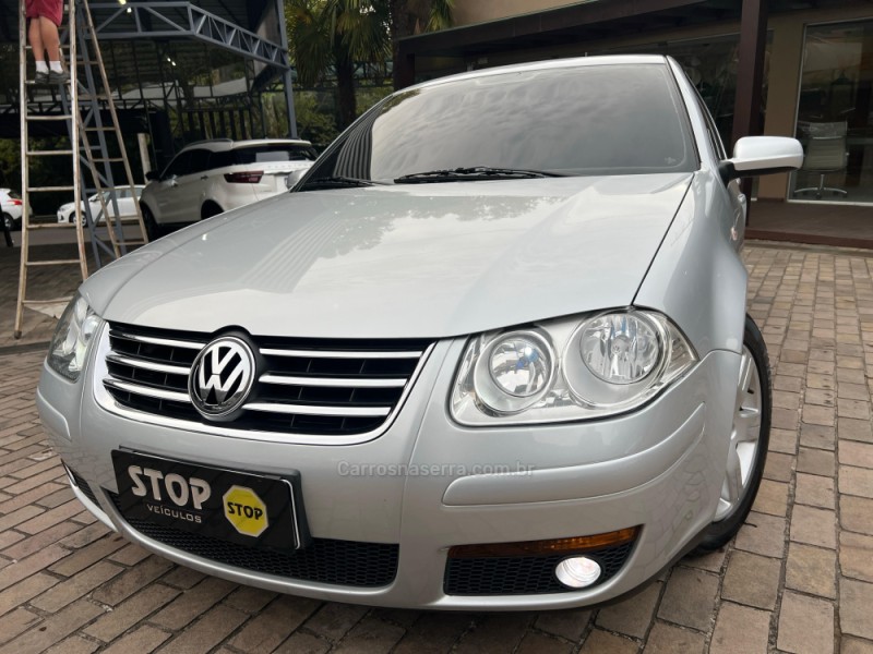 BORA 2.0 MI 8V FLEX 4P MANUAL - 2008 - DOIS IRMãOS