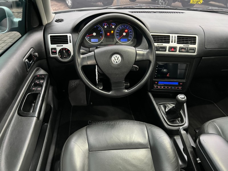 BORA 2.0 MI 8V FLEX 4P MANUAL - 2008 - DOIS IRMãOS