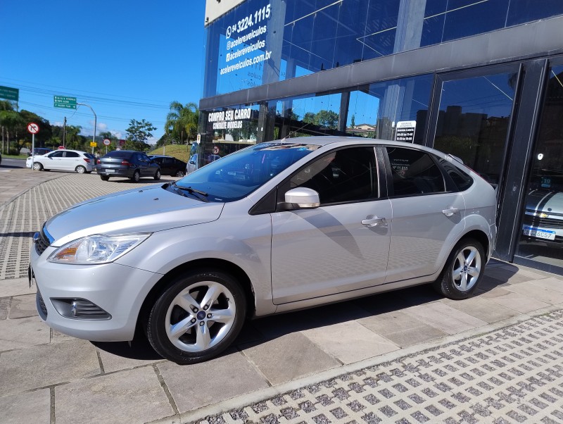 focus 2.0 glx 16v flex 4p automatico 2011 caxias do sul