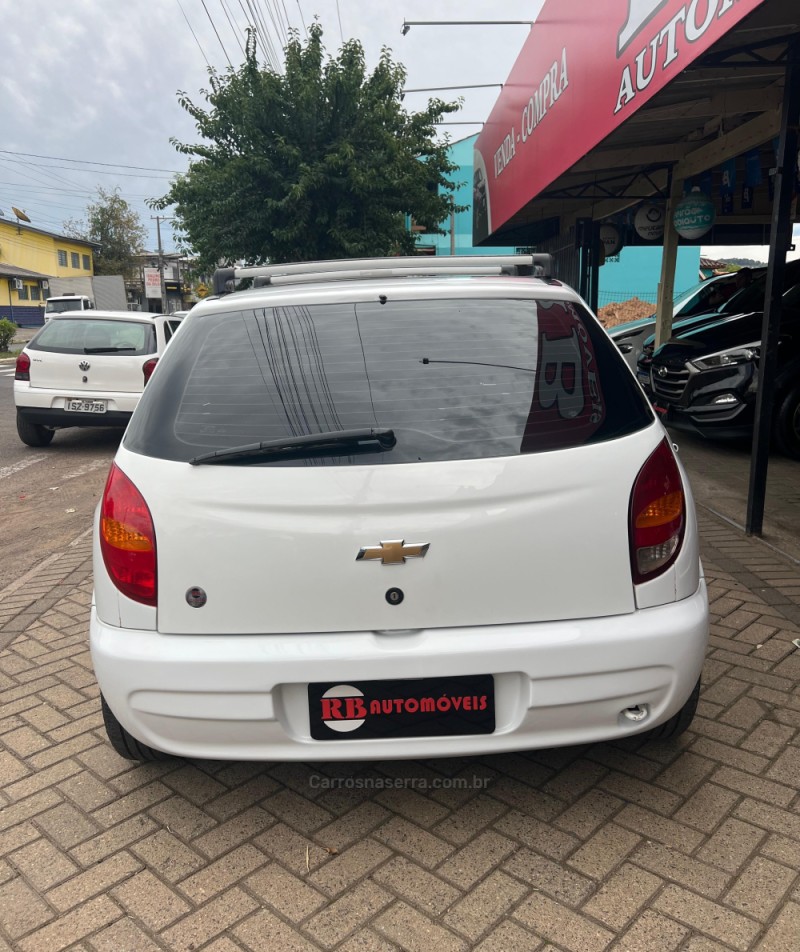 CELTA 1.0 MPFI VHC SUPER 8V GASOLINA 4P MANUAL - 2005 - PAROBé