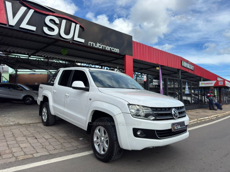 AMAROK 2.0 TRENDLINE 4X4 CD 16V TURBO INTERCOOLER DIESEL 4P MANUAL - 2013 - CAXIAS DO SUL