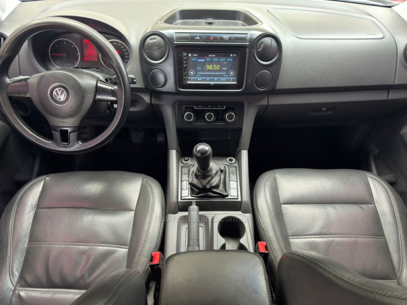 AMAROK 2.0 TRENDLINE 4X4 CD 16V TURBO INTERCOOLER DIESEL 4P MANUAL - 2013 - CAXIAS DO SUL