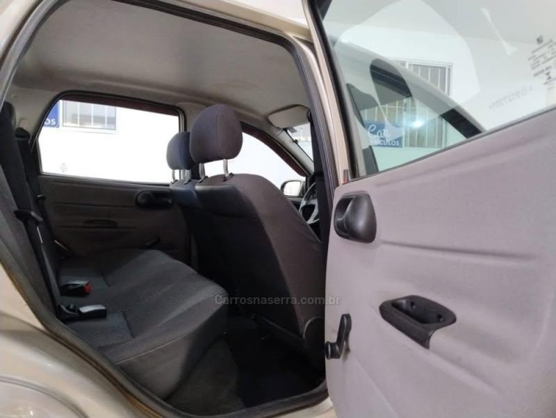 CLASSIC 1.0 MPFI LS 8V GASOLINA 4P MANUAL - 2013 - VACARIA