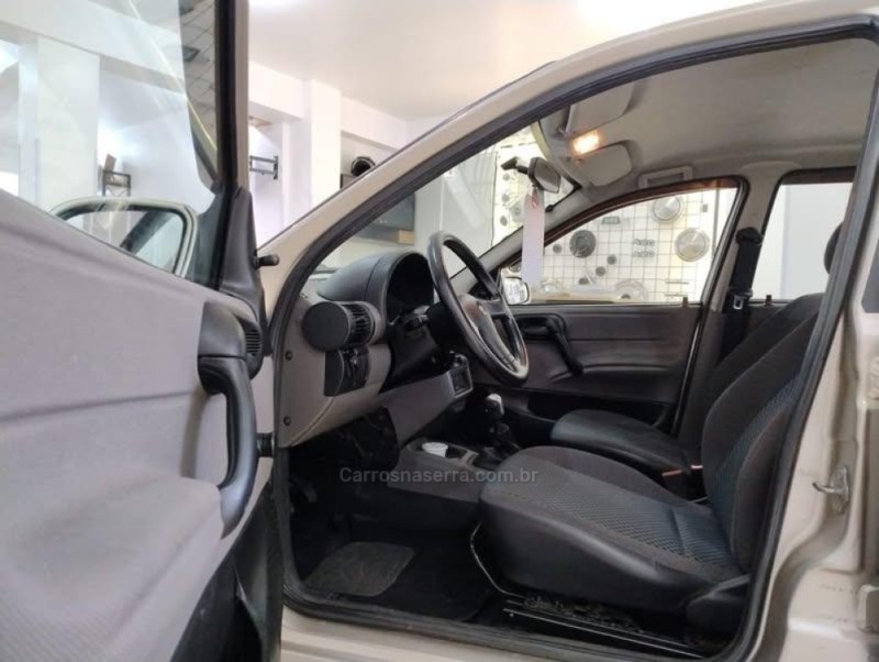 CLASSIC 1.0 MPFI LS 8V GASOLINA 4P MANUAL - 2013 - VACARIA