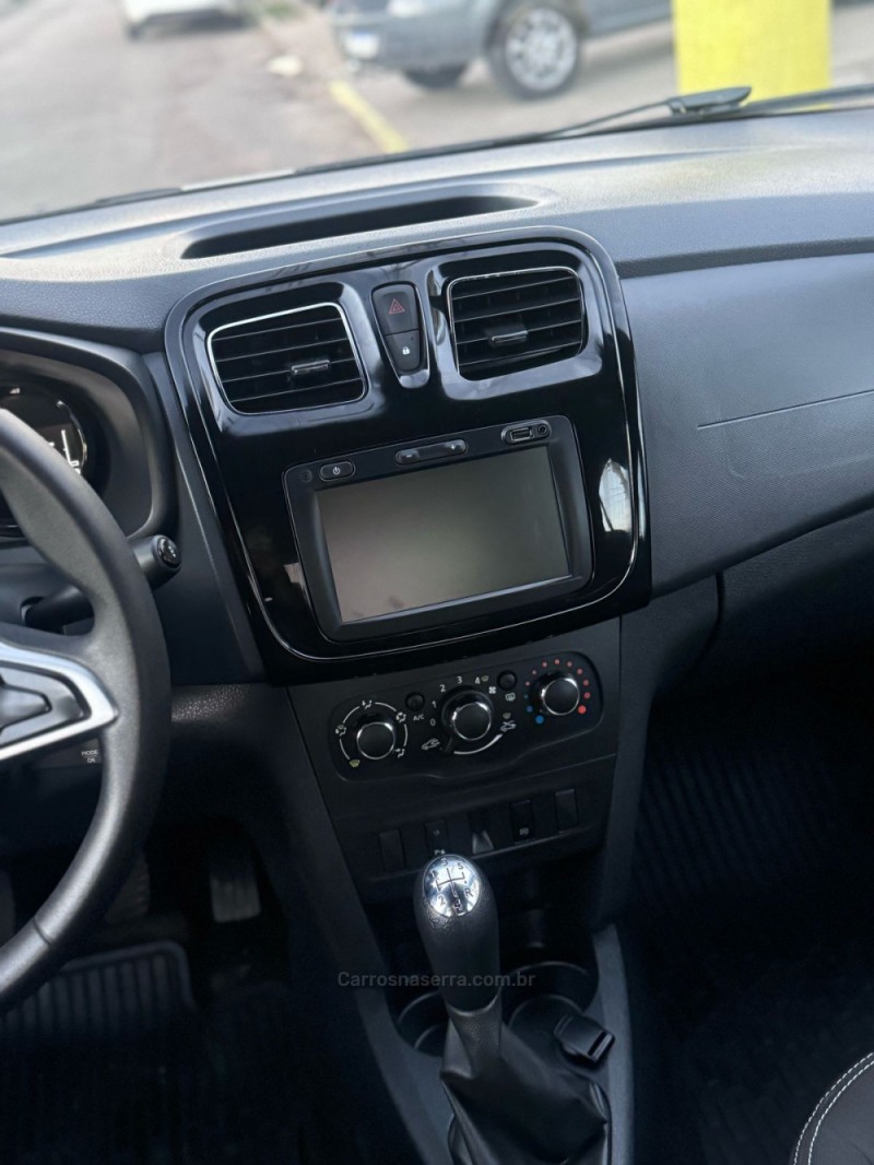 LOGAN 1.0 LIFE 12V FLEX 4P MANUAL - 2024 - PORTãO
