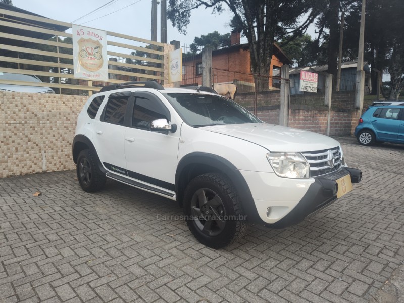 DUSTER 1.6 DYNAMIQUE 4X2 16V FLEX 4P MANUAL - 2014 - CANELA