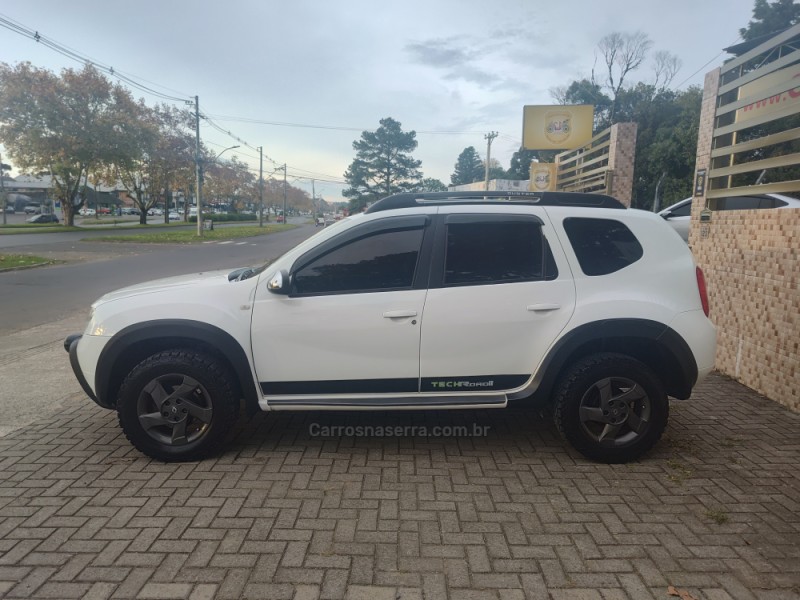 DUSTER 1.6 DYNAMIQUE 4X2 16V FLEX 4P MANUAL - 2014 - CANELA