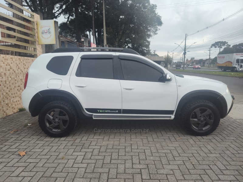DUSTER 1.6 DYNAMIQUE 4X2 16V FLEX 4P MANUAL - 2014 - CANELA