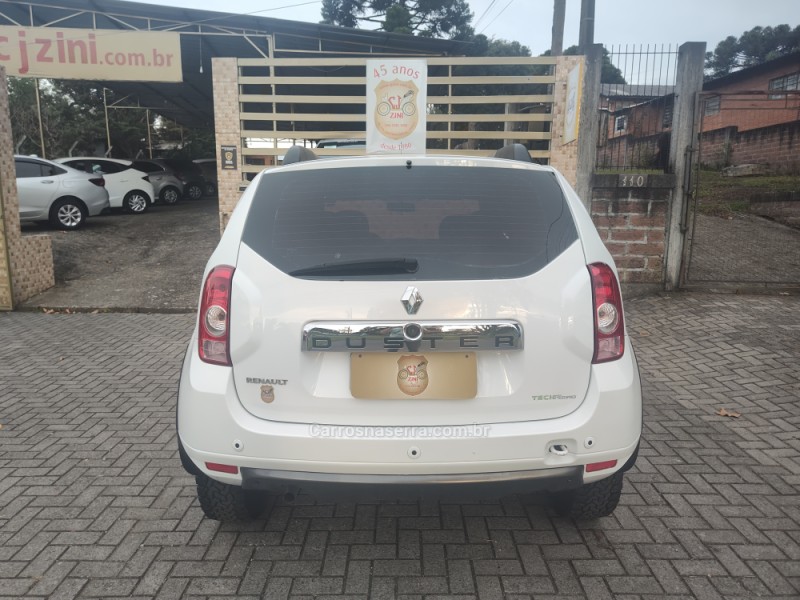 DUSTER 1.6 DYNAMIQUE 4X2 16V FLEX 4P MANUAL - 2014 - CANELA