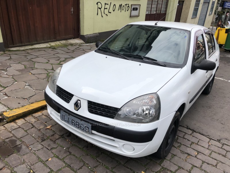 CLIO 1.0 RN SEDAN 16V GASOLINA 4P MANUAL - 2004 - CAXIAS DO SUL