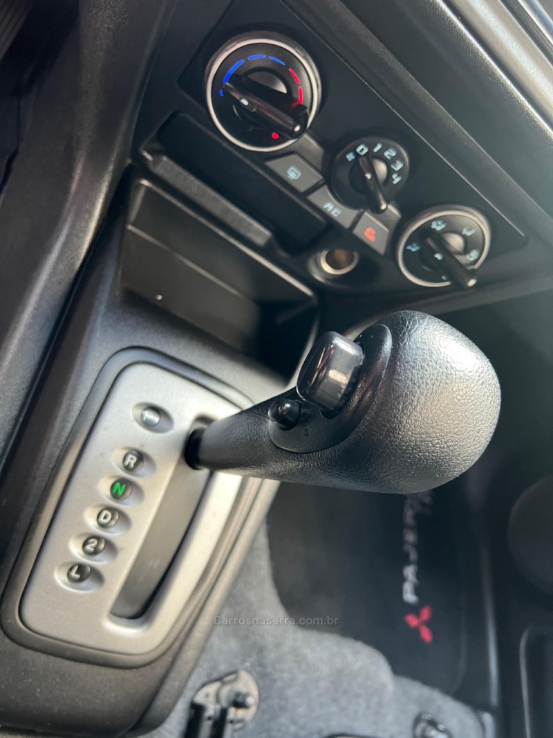 PAJERO TR4 2.0 4X4 16V 131CV GASOLINA 4P AUTOMÁTICO - 2012 - DOIS IRMãOS
