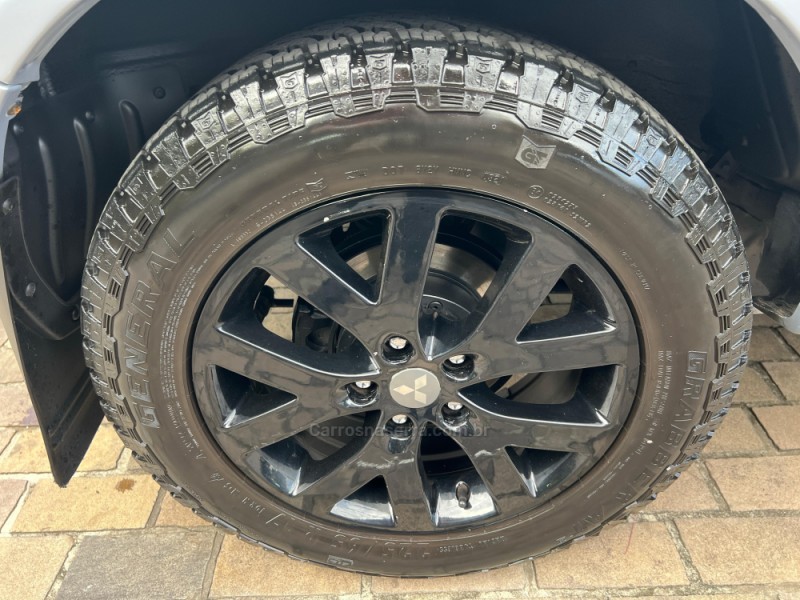 PAJERO TR4 2.0 4X4 16V 131CV GASOLINA 4P AUTOMÁTICO - 2012 - DOIS IRMãOS