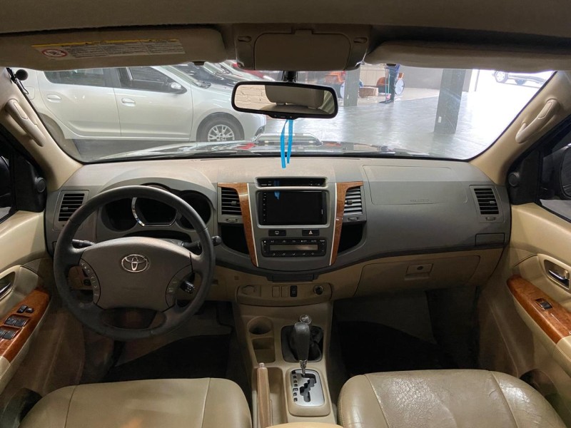 HILUX SW4 3.0 SRV 4X4 7 LUGARES 16V TURBO INTERCOOLER DIESEL 4P AUTOMÁTICO - 2009 - CAXIAS DO SUL