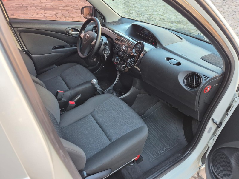 ETIOS 1.3 X 16V FLEX 4P MANUAL - 2014 - CAXIAS DO SUL