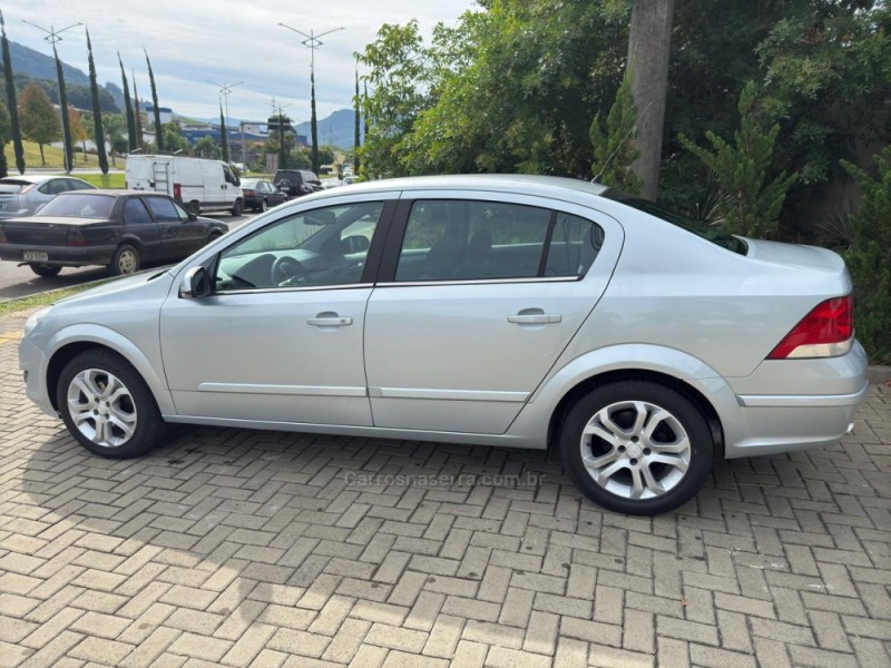 VECTRA  - 2011 - FELIZ