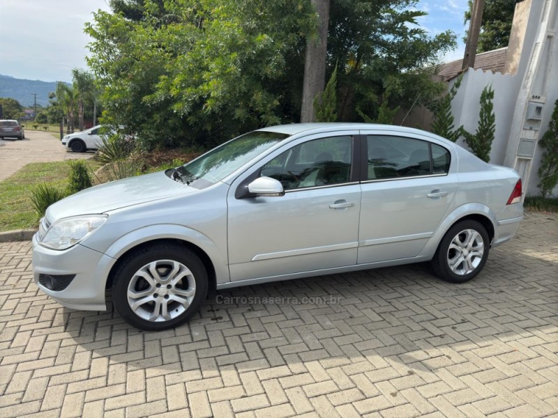 VECTRA  - 2011 - FELIZ
