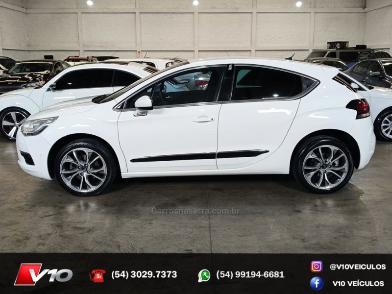 DS4 1.6 THP CHIC 165 16V TURBO GASOLINA 4P AUTOMÁTICO - 2014 - CAXIAS DO SUL