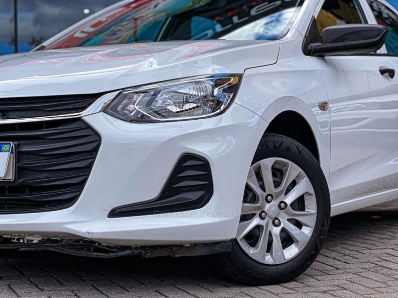 ONIX 1.0 PLUS 12V TURBO 4P AUTOMÁTICO - 2022 - CANELA
