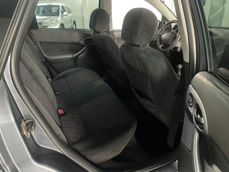 FOCUS 1.8 16V GASOLINA 4P MANUAL - 2003 - CAXIAS DO SUL