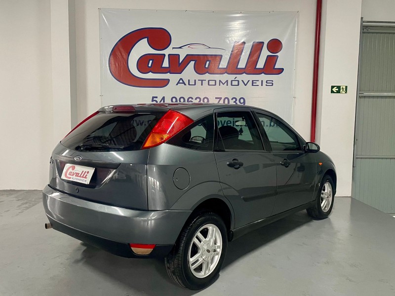 FOCUS 1.8 16V GASOLINA 4P MANUAL - 2003 - CAXIAS DO SUL