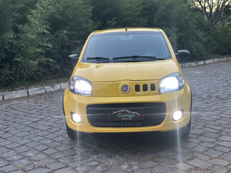 UNO 1.4 EVO SPORTING 8V FLEX 4P MANUAL - 2014 - NOVA PRATA
