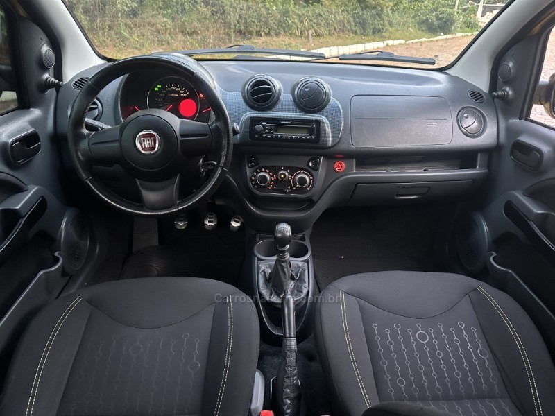 UNO 1.4 EVO SPORTING 8V FLEX 4P MANUAL - 2014 - NOVA PRATA
