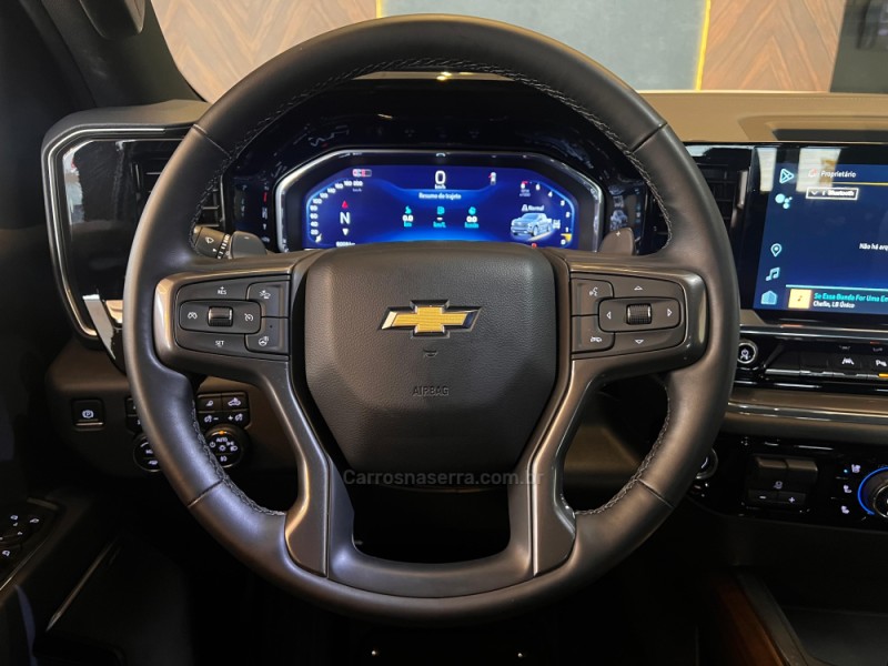 SILVERADO 5.3 1500 HIGH 4X4 COUNTRY GASOLINA 4X4 AUTOMÁTICO - 2024 - CAMPO BOM