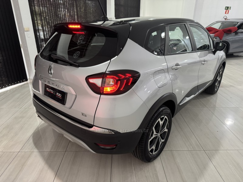 CAPTUR 1.3 ICONIC 16V TURBO FLEX 4P AUTOMÁTICO - 2022 - CAXIAS DO SUL