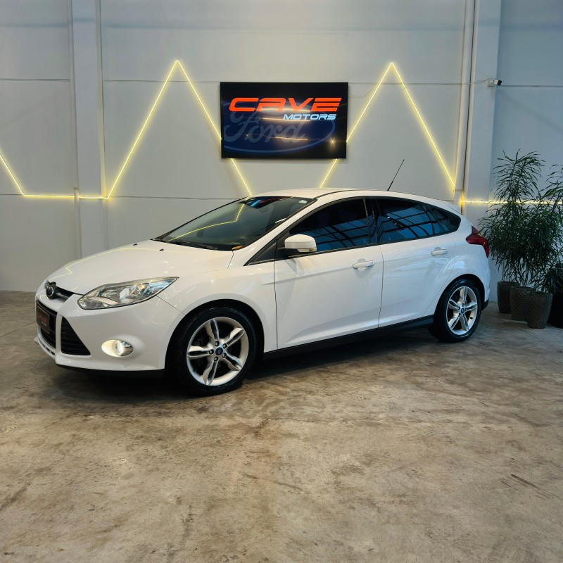 FOCUS 2.0 SE PLUS 16V FLEX 4P AUTOMÁTICO - 2015 - CAXIAS DO SUL