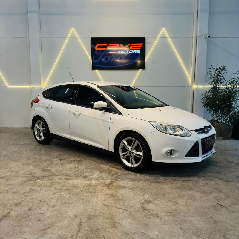 focus 2.0 se plus 16v flex 4p automatico 2015 caxias do sul