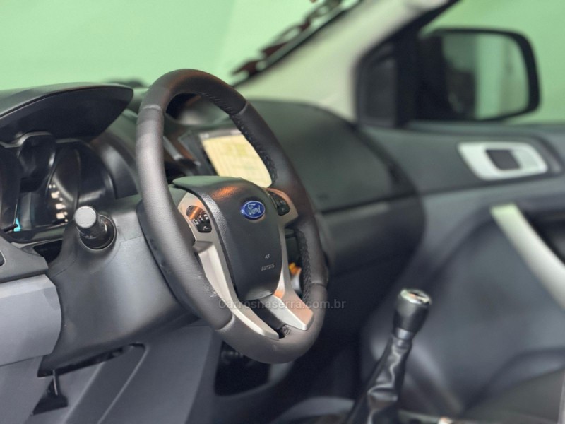RANGER 2.5 XLT 4X2 CD 16V FLEX 4P MANUAL - 2015 - ESTâNCIA VELHA