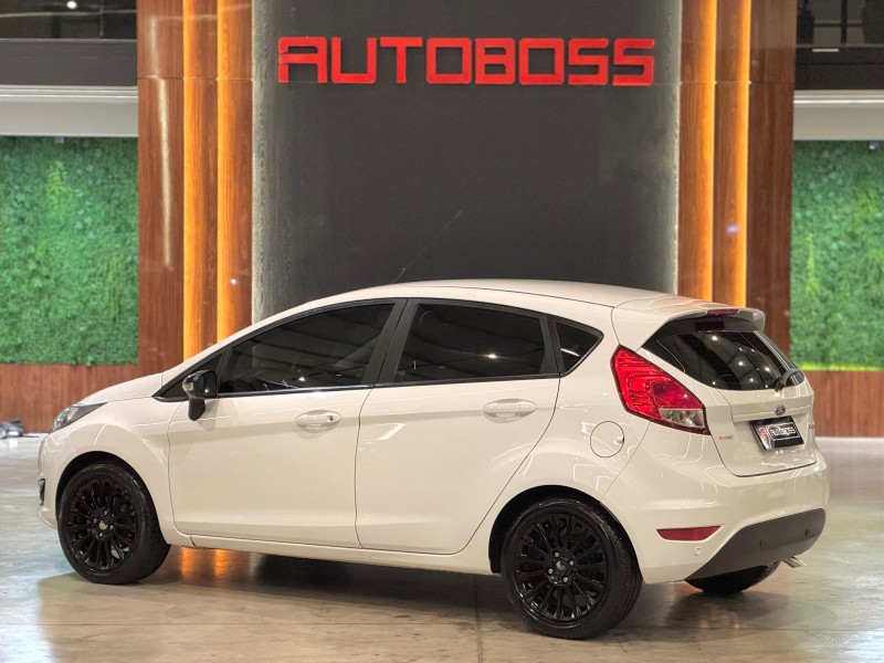 FIESTA 1.6 SE STYLE HATCH 16V FLEX 4P MANUAL - 2017 - NOVO HAMBURGO