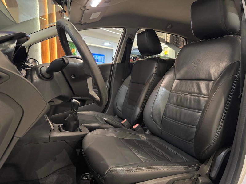 FIESTA 1.6 SE STYLE HATCH 16V FLEX 4P MANUAL - 2017 - NOVO HAMBURGO
