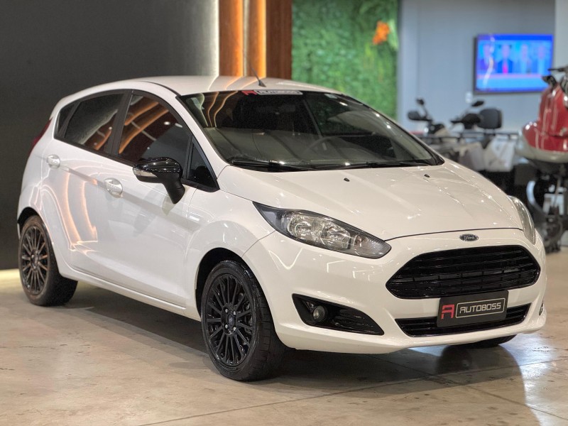 FIESTA 1.6 SE STYLE HATCH 16V FLEX 4P MANUAL - 2017 - NOVO HAMBURGO