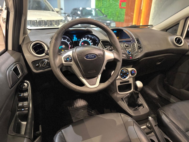 FIESTA 1.6 SE STYLE HATCH 16V FLEX 4P MANUAL - 2017 - NOVO HAMBURGO