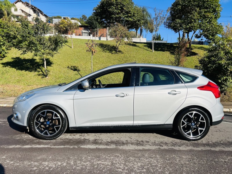 FOCUS 2.0 TITANIUM PLUS FASTBACK 16V FLEX 4P AUTOMÁTICO - 2014 - BENTO GONçALVES