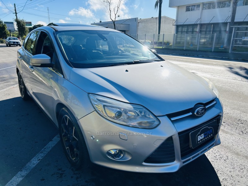 FOCUS 2.0 TITANIUM PLUS FASTBACK 16V FLEX 4P AUTOMÁTICO - 2014 - BENTO GONçALVES