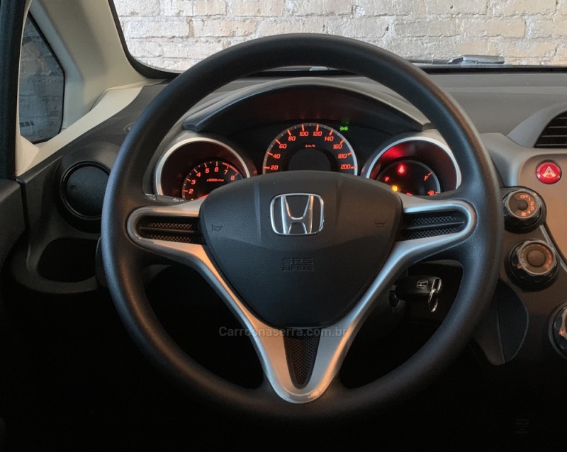 FIT 1.4 LX 8V GASOLINA 4P AUTOMÁTICO - 2014 - CAXIAS DO SUL