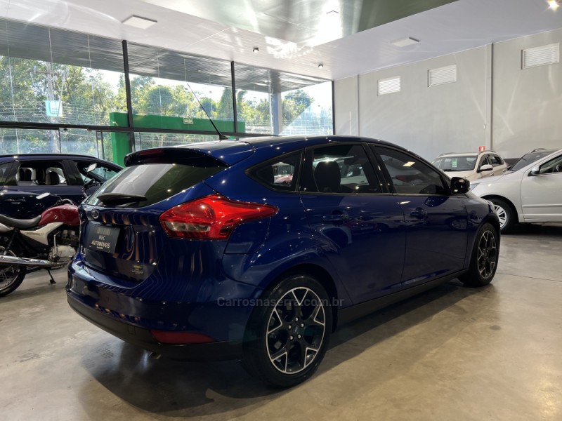 FOCUS 1.6 SE PLUS 16V FLEX 4P MANUAL - 2017 - CAXIAS DO SUL