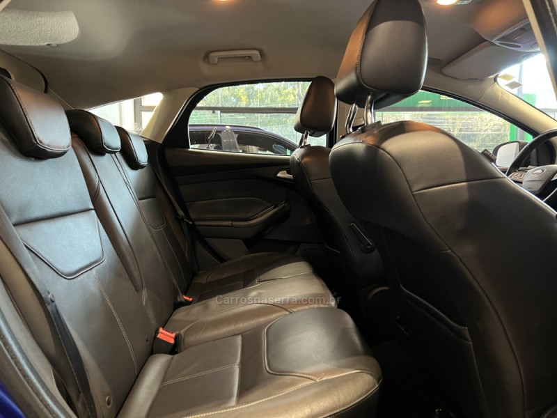 FOCUS 1.6 SE PLUS 16V FLEX 4P MANUAL - 2017 - CAXIAS DO SUL