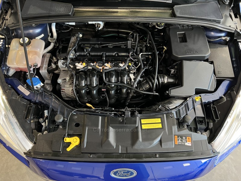 FOCUS 1.6 SE PLUS 16V FLEX 4P MANUAL - 2017 - CAXIAS DO SUL